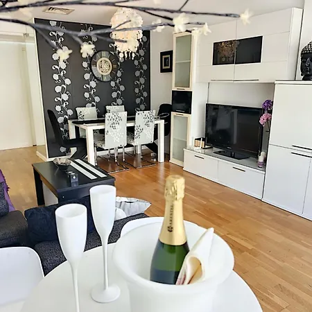 Апартаменти Navamares Luxury